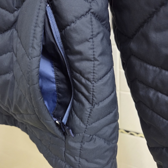 The North Face Women's Bombay Navy Blue Quilted Jacket - Picture 4 of 5